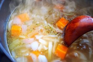 春の三寒四温の季節をどう過ごすかで、今年の夏の肌が決まる